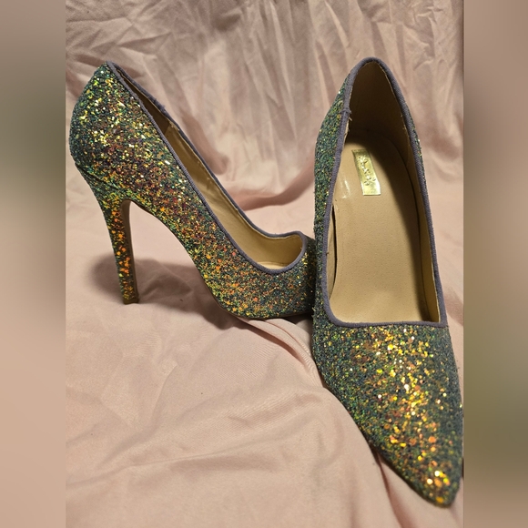 Slay this season with this Glitter Pointed High Heels - Size 7 - Picture 6 of 15